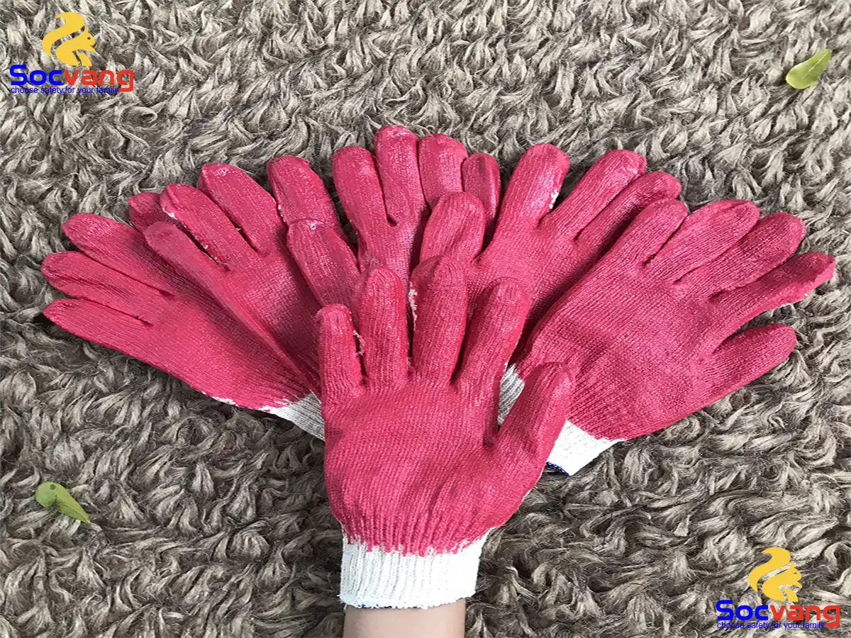găng tay len phủ sơn đỏ